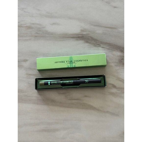 Jeffree Star Cosmetics Automatic Eyeliner Resting Rich Face - Picture 2 of 5